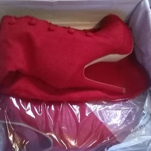 Heeled boots mickes red size 8